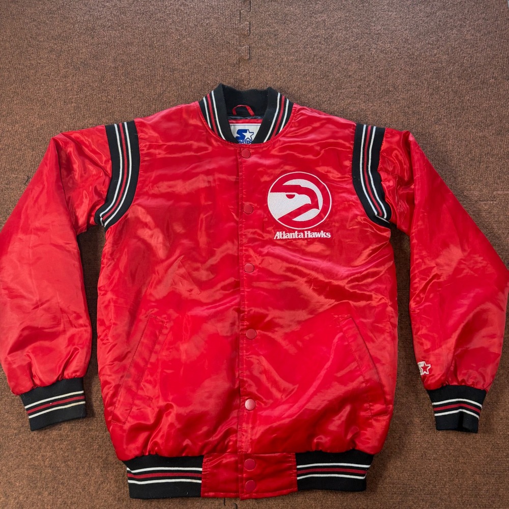 Starter Atlanta Hawks Red Satin Bomber Jacket Mens Small NBA Varsity Snap Front‎